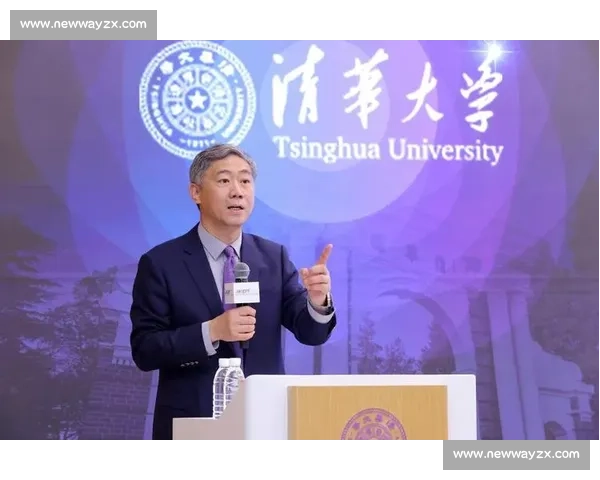 以中路渗透为核心的现代进攻体系构建与实战运用新思路